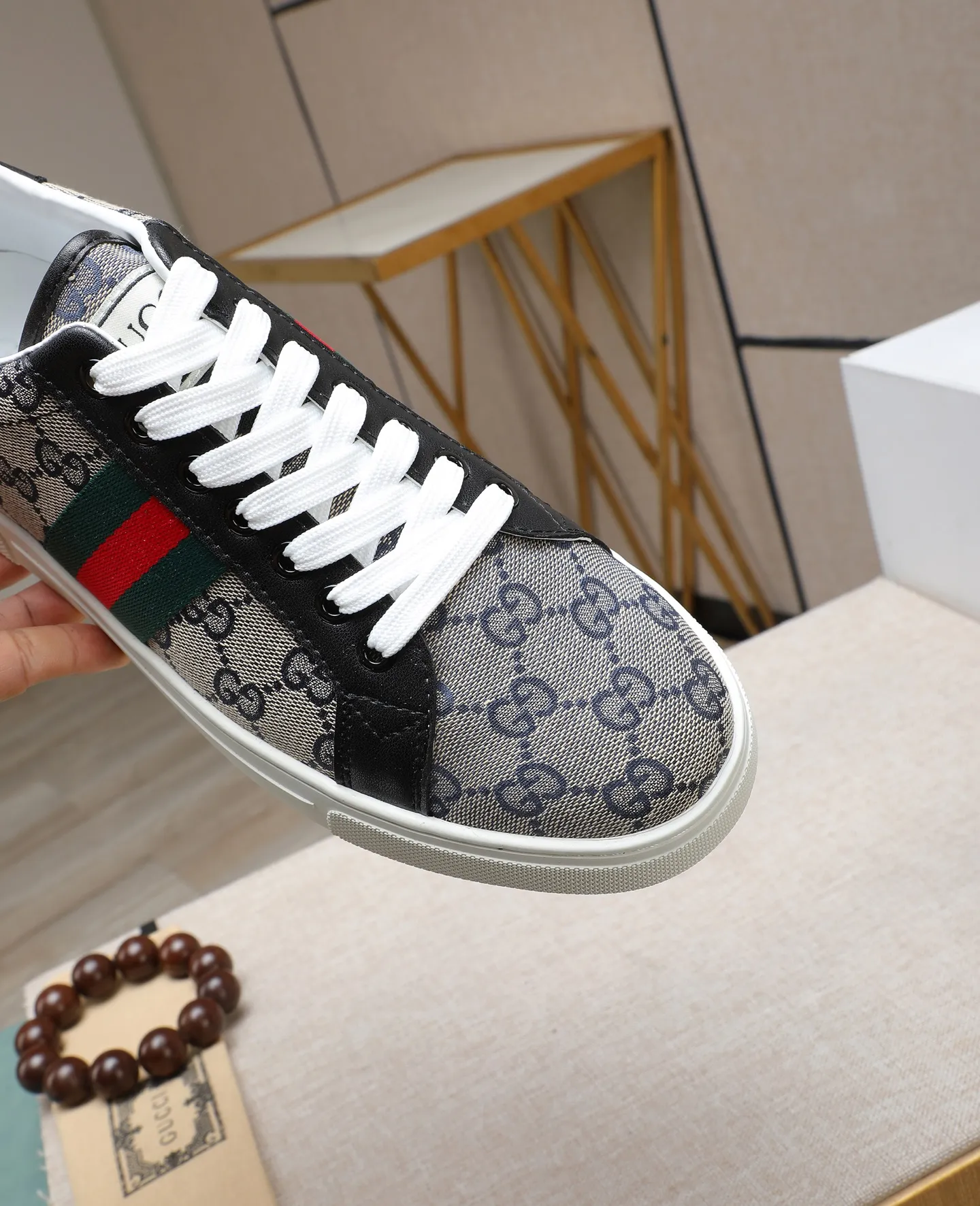 Men's shoes 💰420 GUCCI🔍🔍The latest model is available at the counter simultaneously. Original calfskin imported from Italy, genuine leather lining, (high-end, extravagant and classy) with exquisite workmanship. Sole: Original sole provided by the original factory. ⚠Exclusive double-layer movable molded sole is super comfortable⚠. Photographed in real life. 🎬The real thing is better. 🔍🔍"High quality·Follow the order" code number 38-44